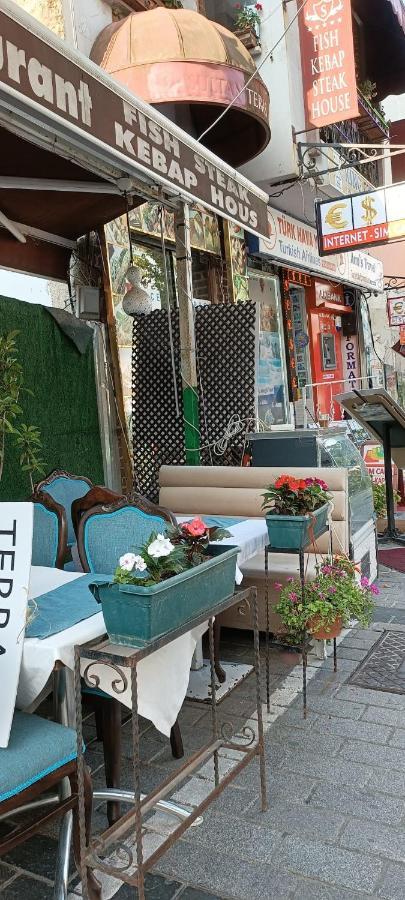 Armis Hostel Istanboel Buitenkant foto