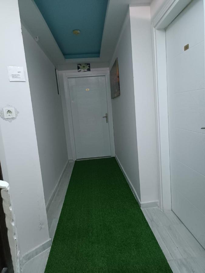 Armis Hostel Istanboel Buitenkant foto