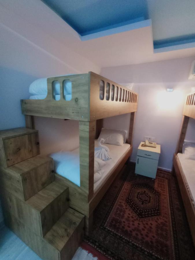 Armis Hostel Istanboel Buitenkant foto
